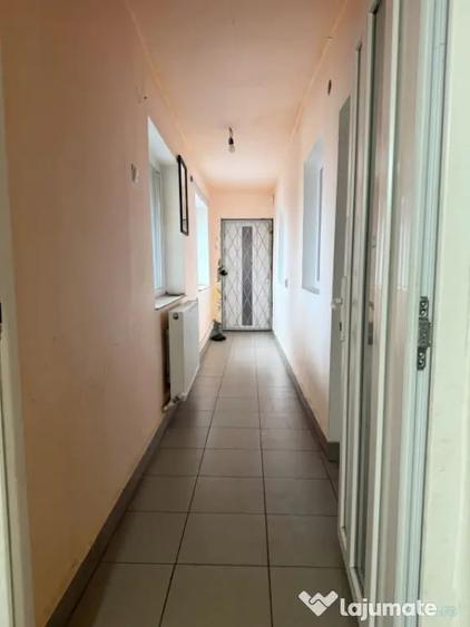 Casă cu 4 camere cu Teren 120 Mp în Brestei