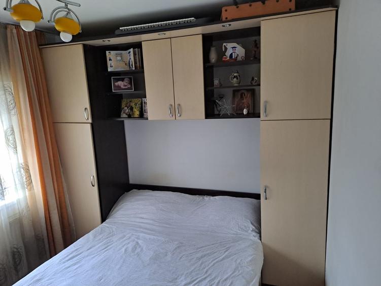 Apartament cu 4 camere decomandat, mobilat în Sălaj