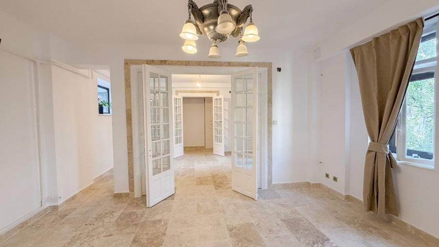 Apartament cu 4 camere în Dorobanți