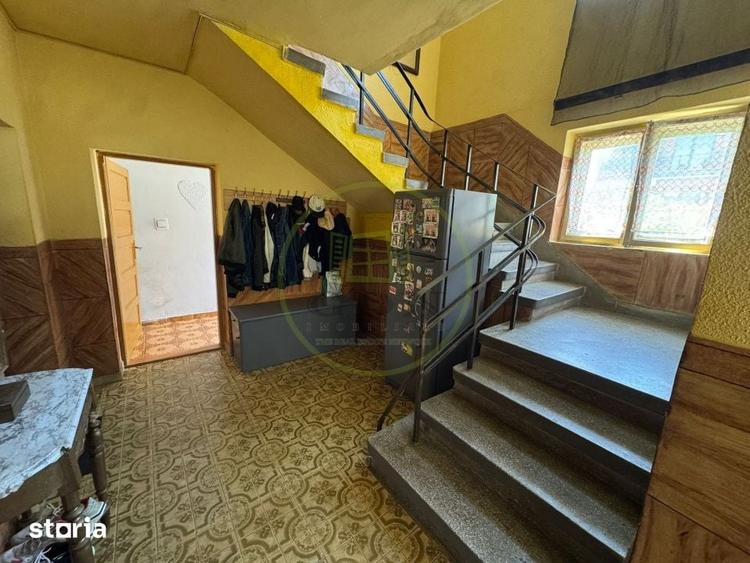 Casă cu 5 camere decomandat cu Teren 430 Mp în Siloz