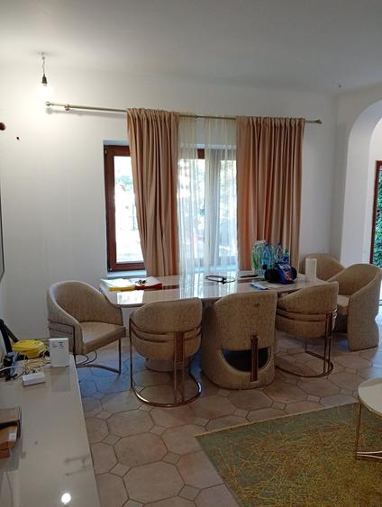 Casă cu 5 camere cu Teren 275 Mp în Tineretului
