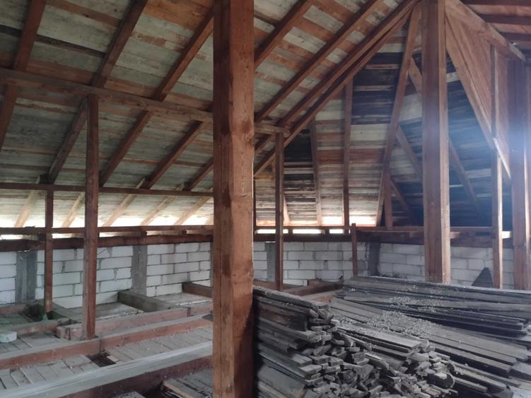 Casă cu 4 camere cu Teren 2000 Mp în Gura Văii