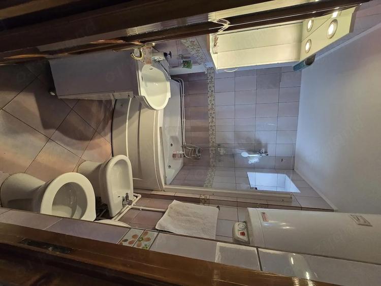 Apartament cu 4 camere decomandat în Central