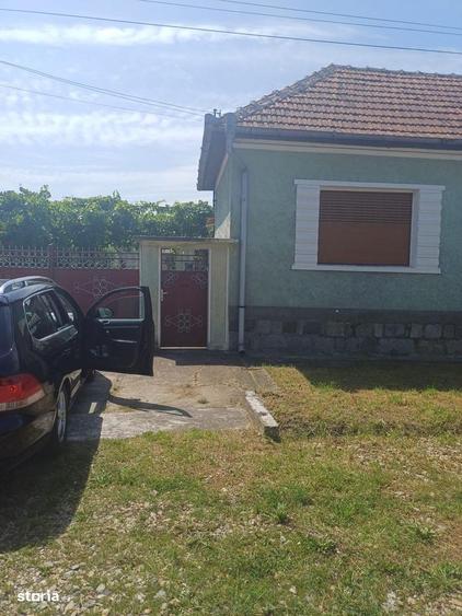 Casă cu 3 camere cu Teren 2000 Mp în Saca