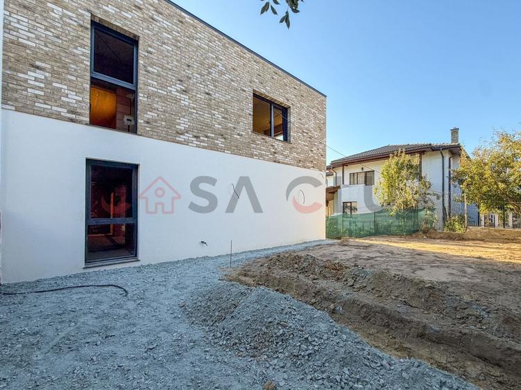 Duplex cu 4 camere cu Canalizare în Zorilor