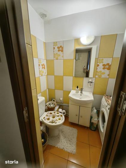 Apartament cu 4 camere decomandat, mobilat în Central