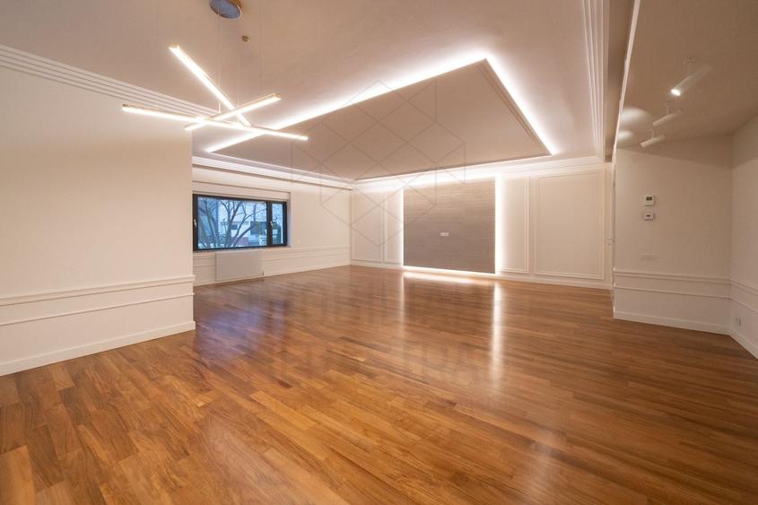 Apartament cu 4 camere decomandat, mobilat în Dorobanți