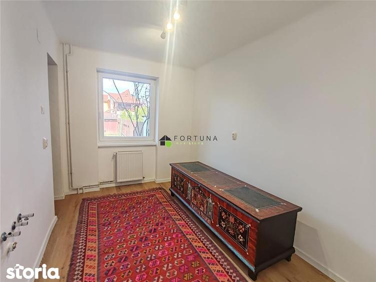 Casa singur in curte - Florilor - 1