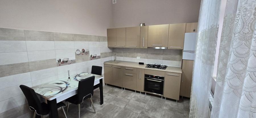 Casă individuală cu 3 camere cu Canalizare în Central