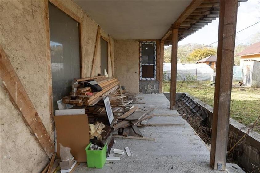 FILM! Constructie rustica tip Casa Verde, cu parau si panorama impresionanta, Mo - 24