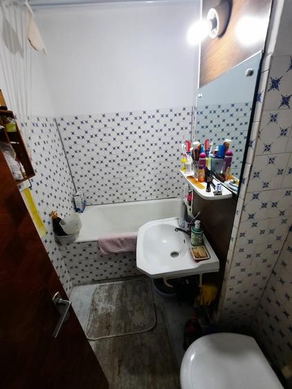 Apartament cu  3 camere, etaj 5/10, zona Podu Ros - 13