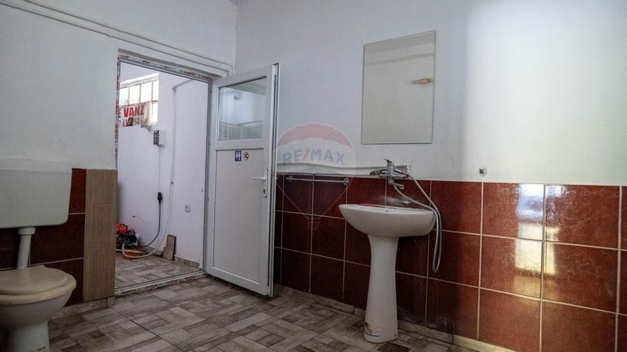 Vânzare imobil cu funcțiune mixtă casa si restaurant - Ungureni - DB - 21