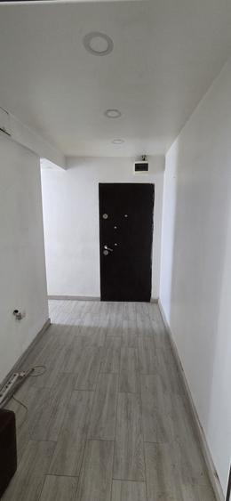 Vand apartament etajul 4 - 4