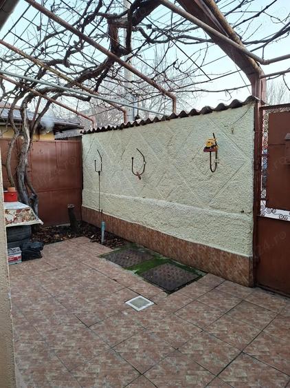 Casa un singur nivel si curte - 2