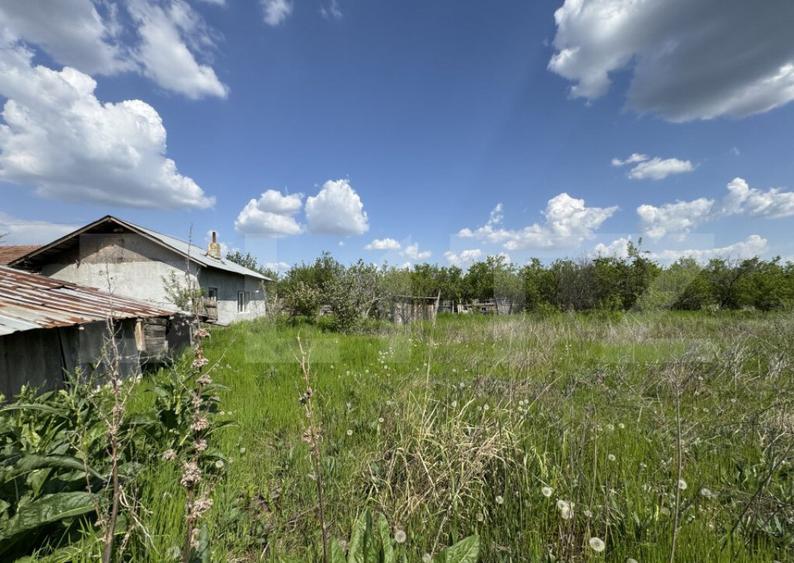 Teren intravilan, 1843 mp, front 32 ml, zona Sarbatoarea - 8