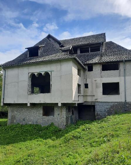 Conac situat in Breaza cu 2340 mp teren - 8