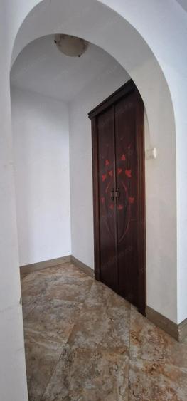 Faleza Nord 3 camere decomandate, etajul 1. - 4