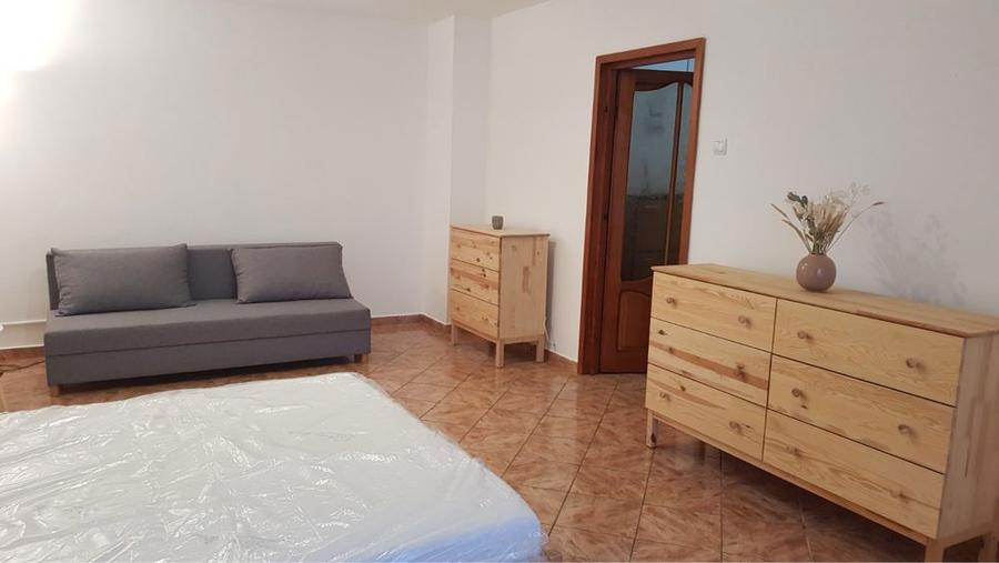 Proprietar inchiriez garsoniera zona Mall - 4