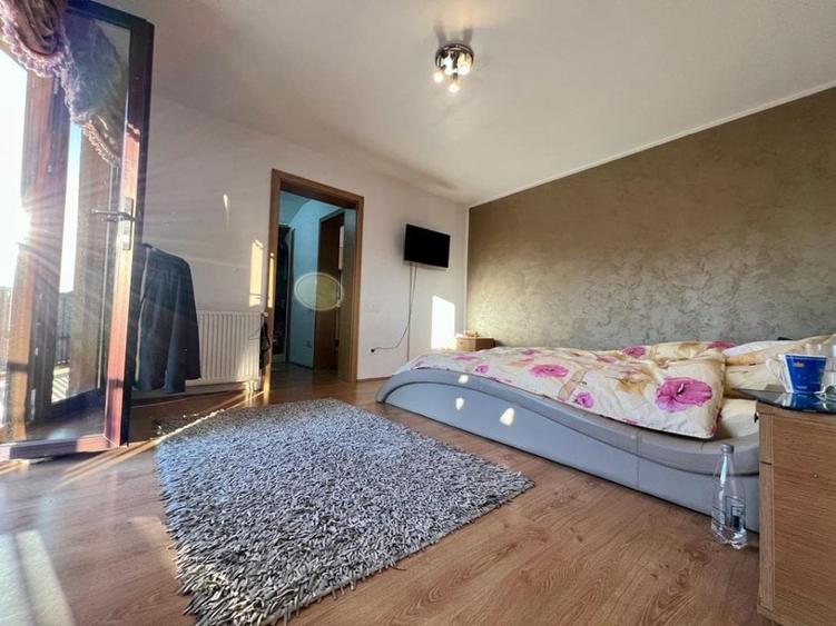 Casă cu 6 camere în Moșnița Veche - 11