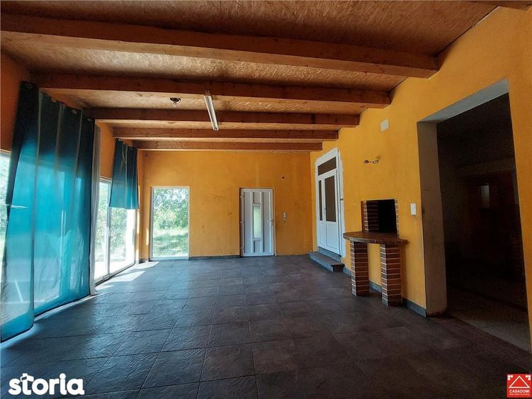 Casa spatioasa cu teren mare, pe colt, in Periam - 7
