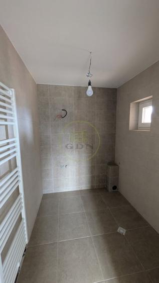 Casă individuală cu 5 camere cu Canalizare în Gura Râului