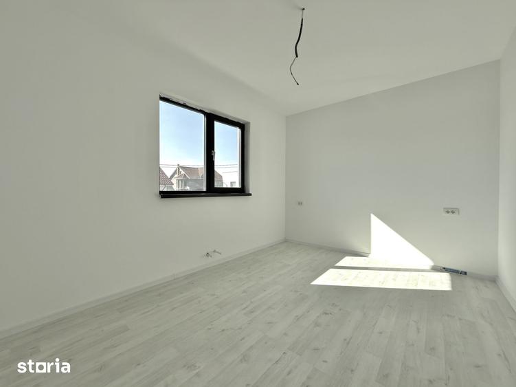 Casă cu 4 camere cu Teren 300 Mp în Lumina