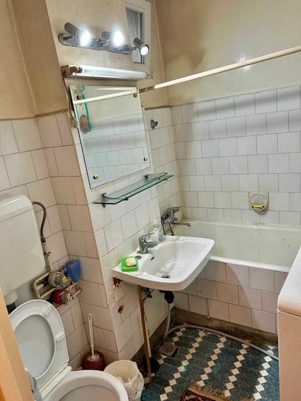 Apartament cu 3 camere semidecomandat în Titan