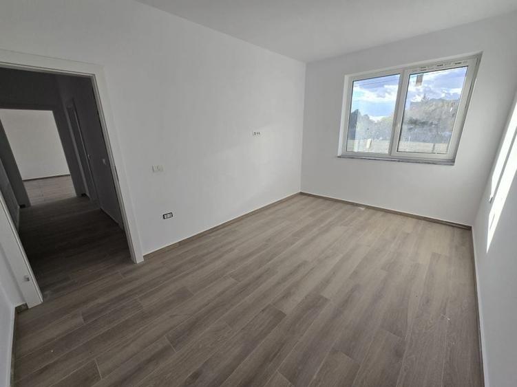 Etaj intermediar. Decomandat. Bucatarie inchisa. - 7