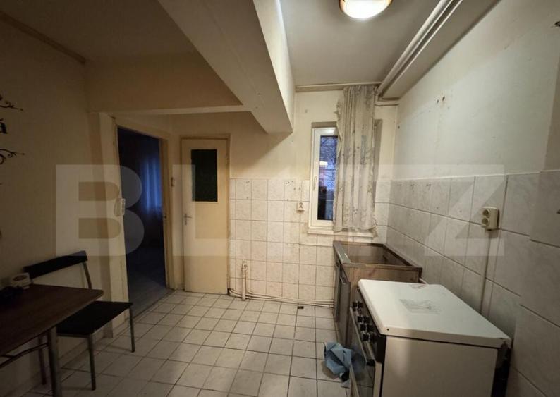 Apartament de vanzare, cu 3 camere, 43 mp, zona Dacia - 8