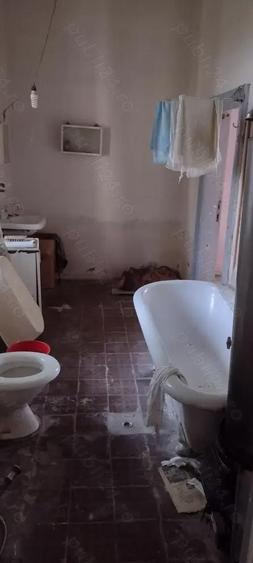 Conac de vanzare - 2