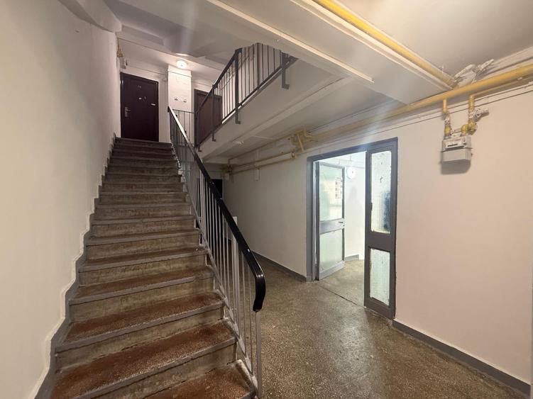 Apartament 2 camere decomandat Etaj 1 Militari, Aleea Aleșd Bloc 1981 De renovat - 6