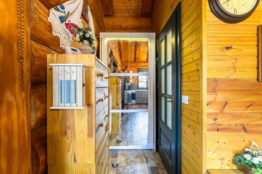 Doua case in stil canadian - confort modern intr-un cadru natural - 4