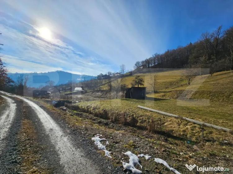 Teren intravilan de 1.867 mp in Campeni - 2