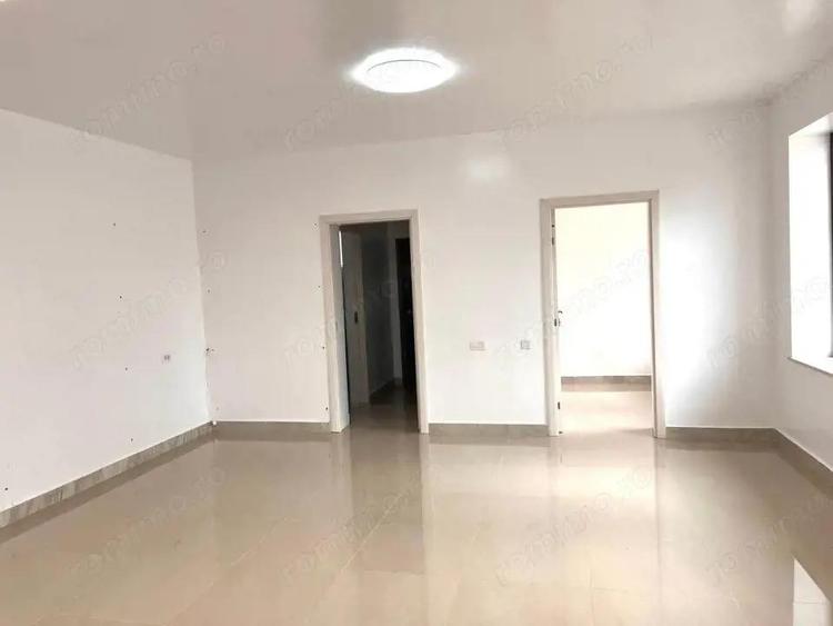 Afacerea ta merita locatia perfectaspatiu stradal, modern in Bucovat - 12