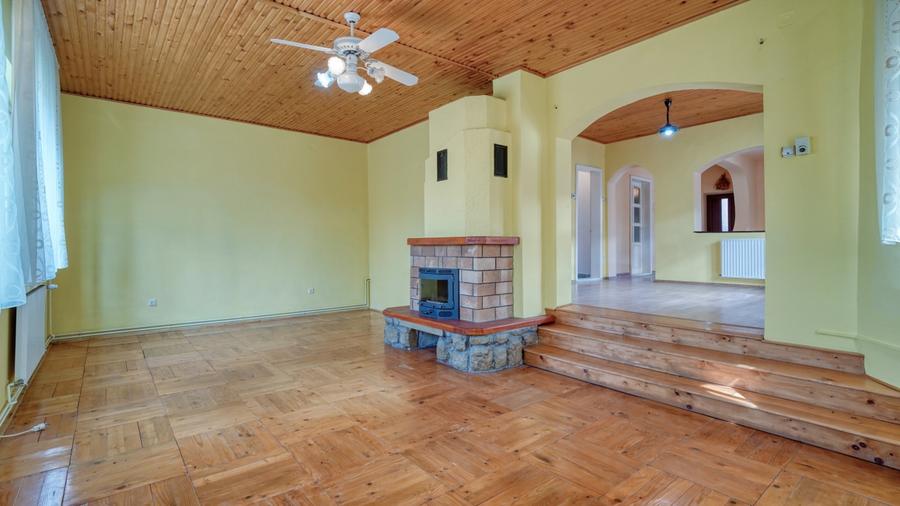 Covasna, casa cu structura deosebita, curte generoasa, dependinte foarte utile! - 19