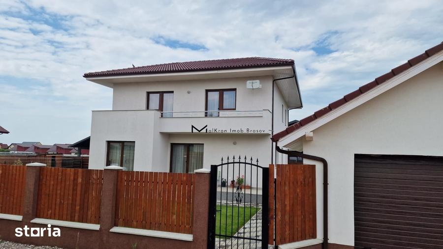 Casă cu 5 camere decomandat cu Teren 800 Mp în Central