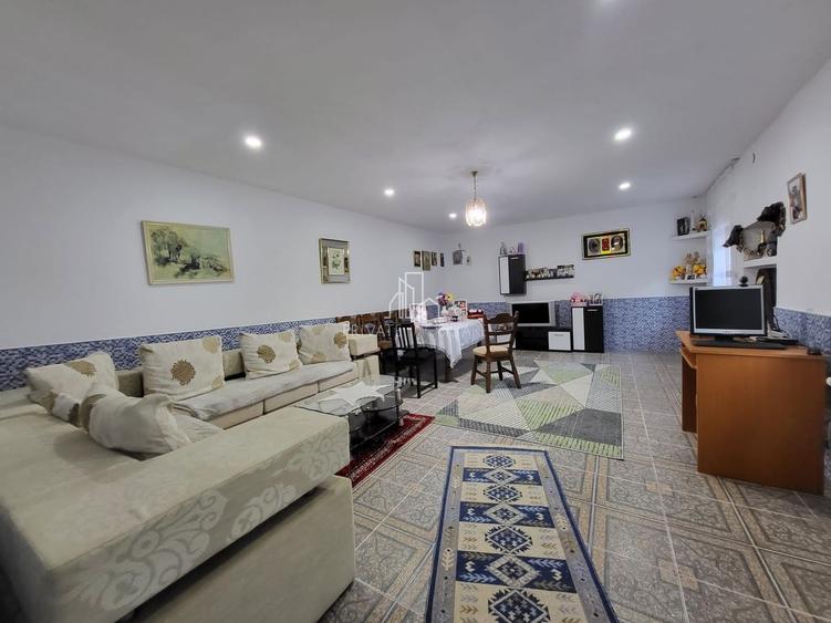 Casa cu o suprafata totala 1927 Mp, Seleus, Danes - 1