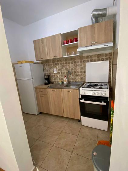 Inchiriez garsoniera - 2