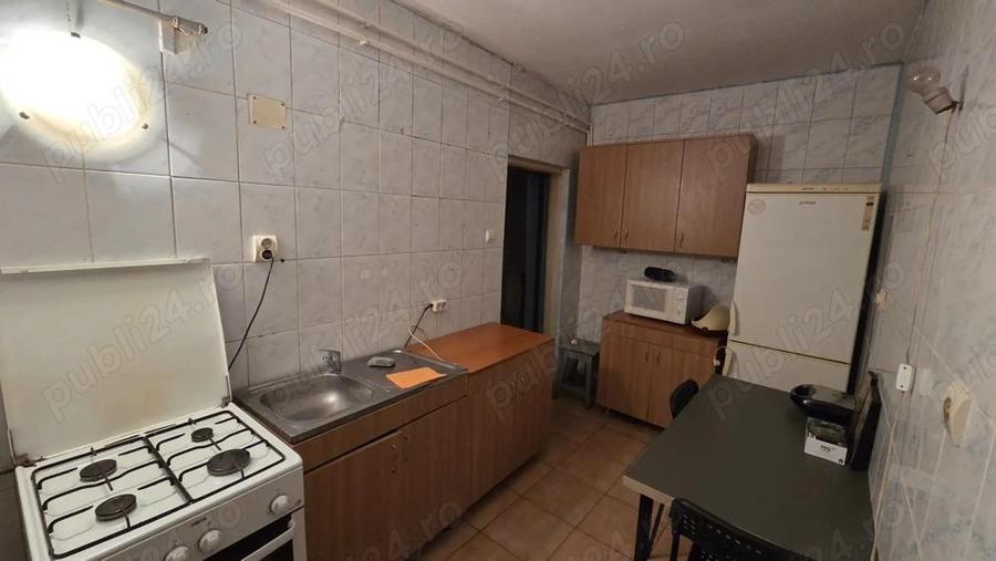 Inchiriez garsoniera casa curte sect 3 Buc - 14