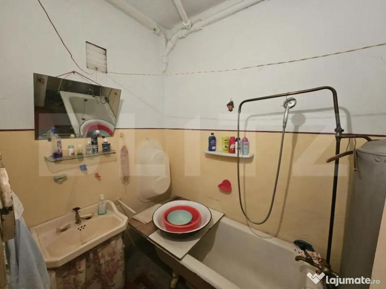 Apartament de vanzare cu 2 camere, 80mp, decomandat, Ocna M - 3