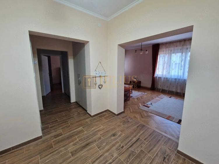Apartament cu 4 camere decomandat în Neptun