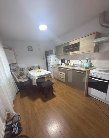 Casa de vanzare 5 camere + dependente - 22