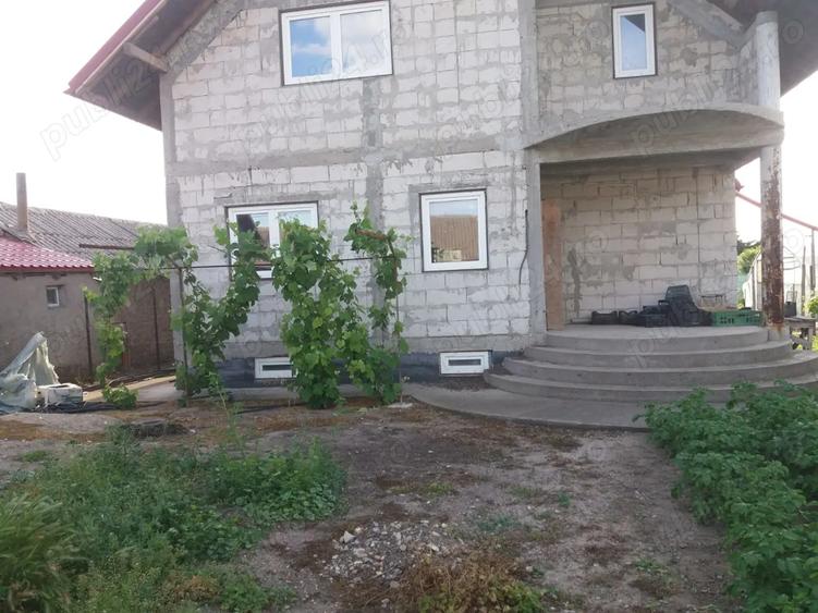 vrei o casa la tara? dar aproape de oras si mare? - 4