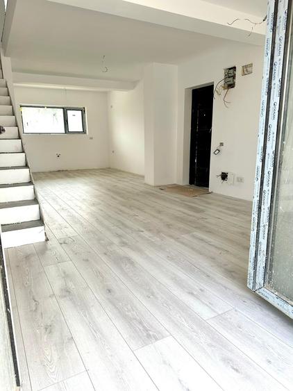 Ultima viluta de vanzare in acest complex din Tunari. - 2