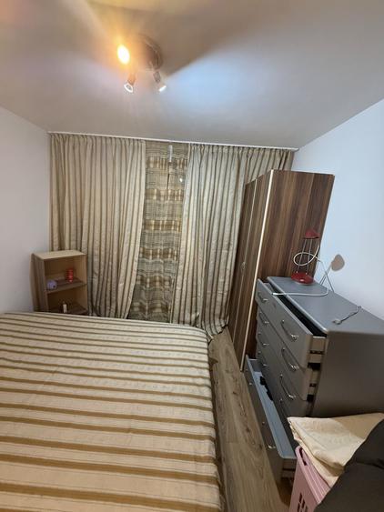 Apartament de vanzare 3 camere, semidecomandat - 4