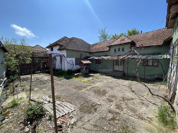 Casă cu 4 camere în Valea de Jos