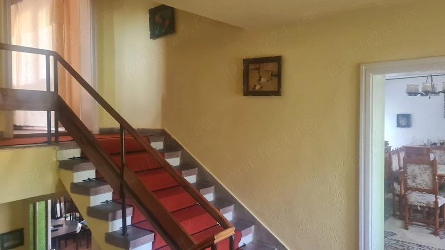 Casă cu 7 camere cu Teren 1200 Mp în Central