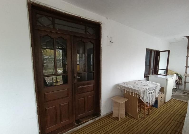 Casa caramida Teslui DJ - 2