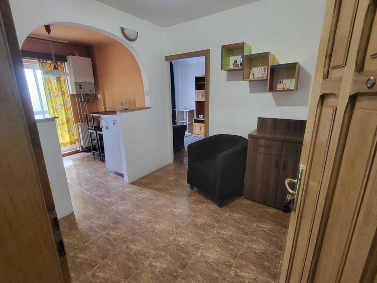 Apartament cu 2 camere decomandat în Cristian