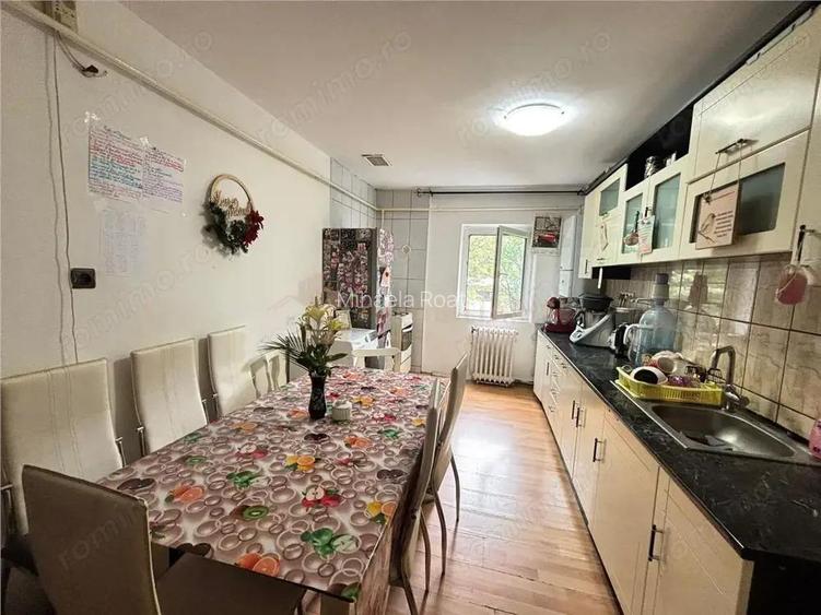 Apartament 3 camere zona Petru Rares Apartament 3 camere zona Petru Rares